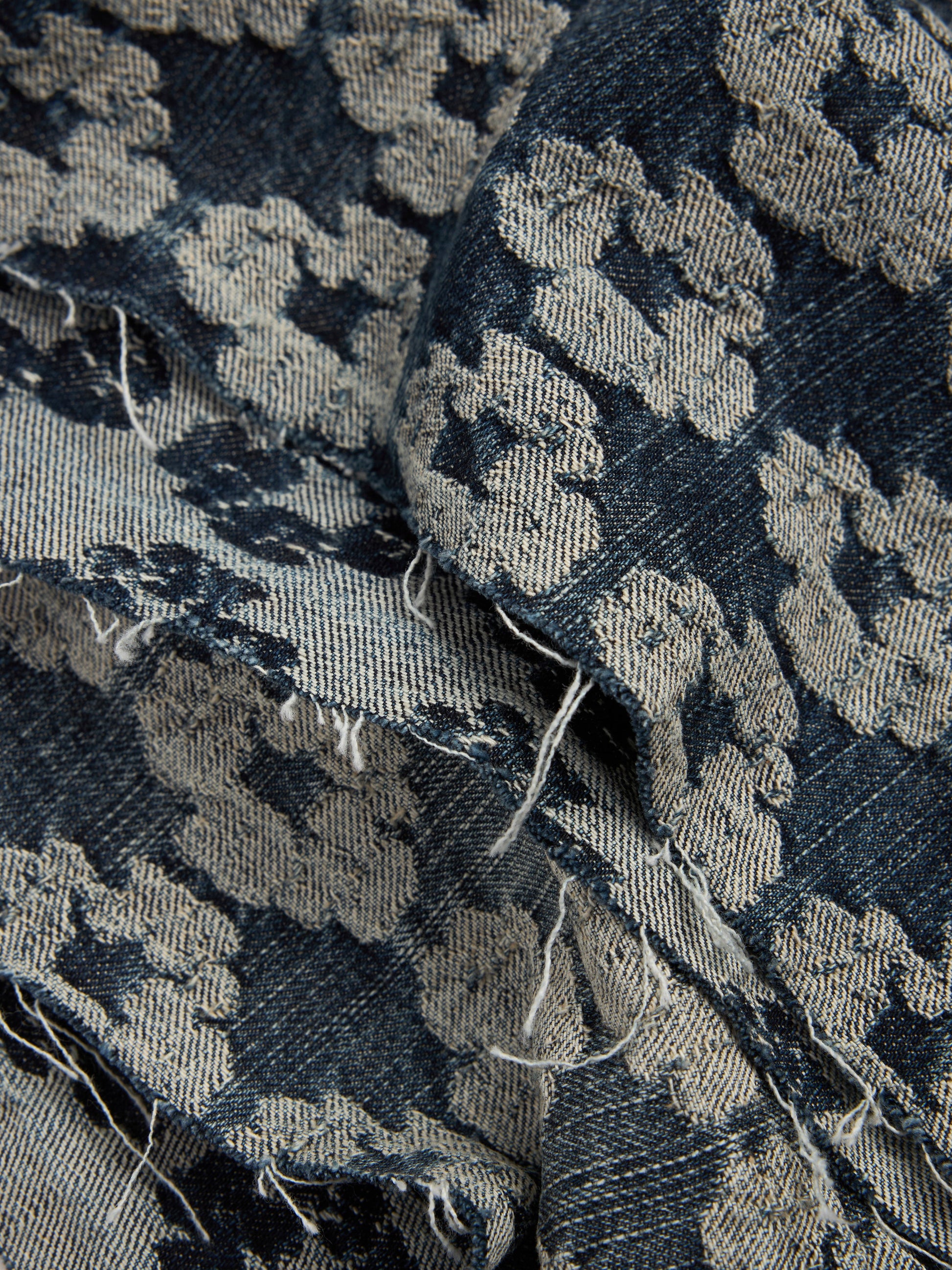 Jacquard Wreath Denim Short – view 3