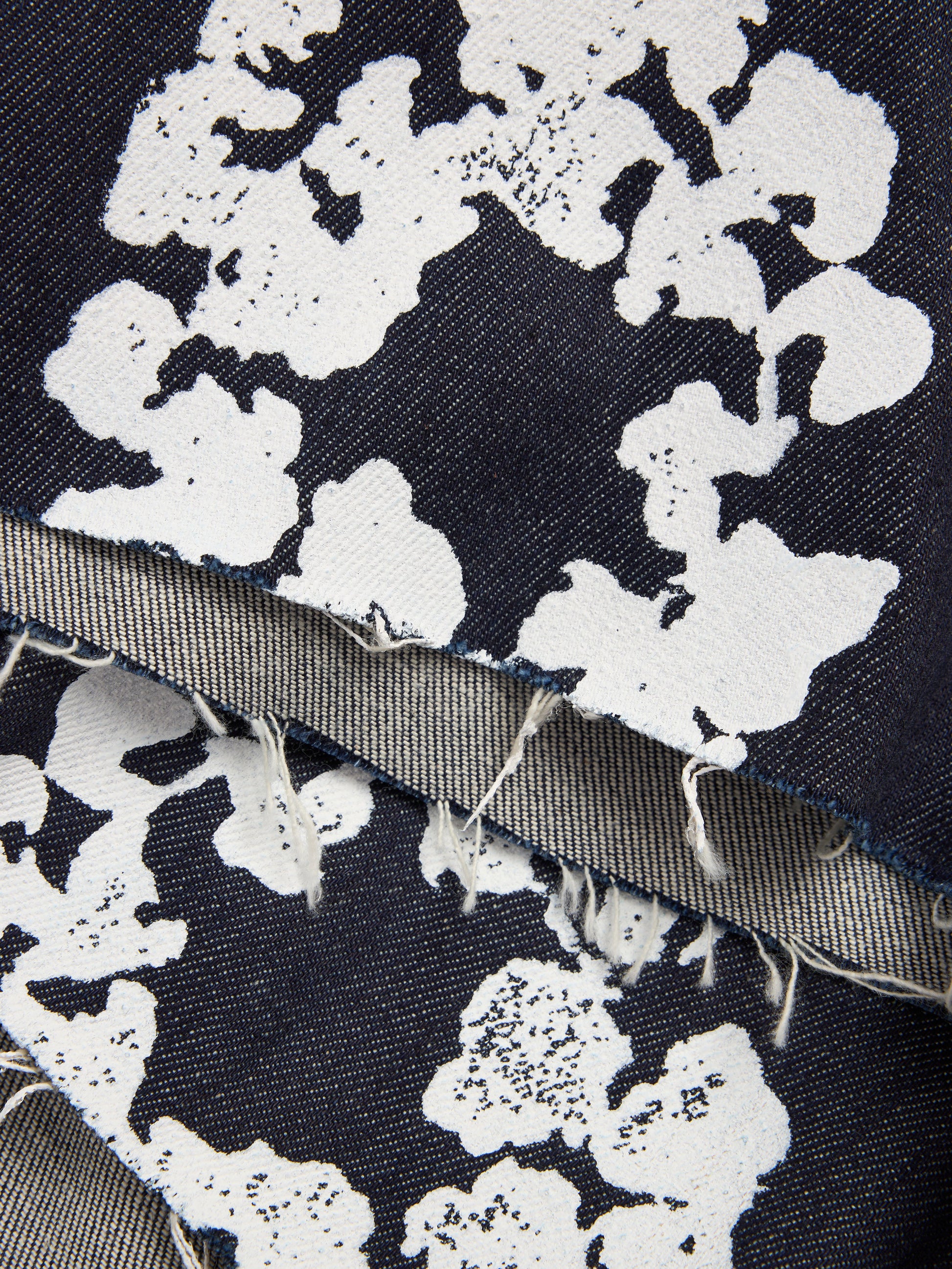 Selvedge Cotton Wreath Denim Short – view 3