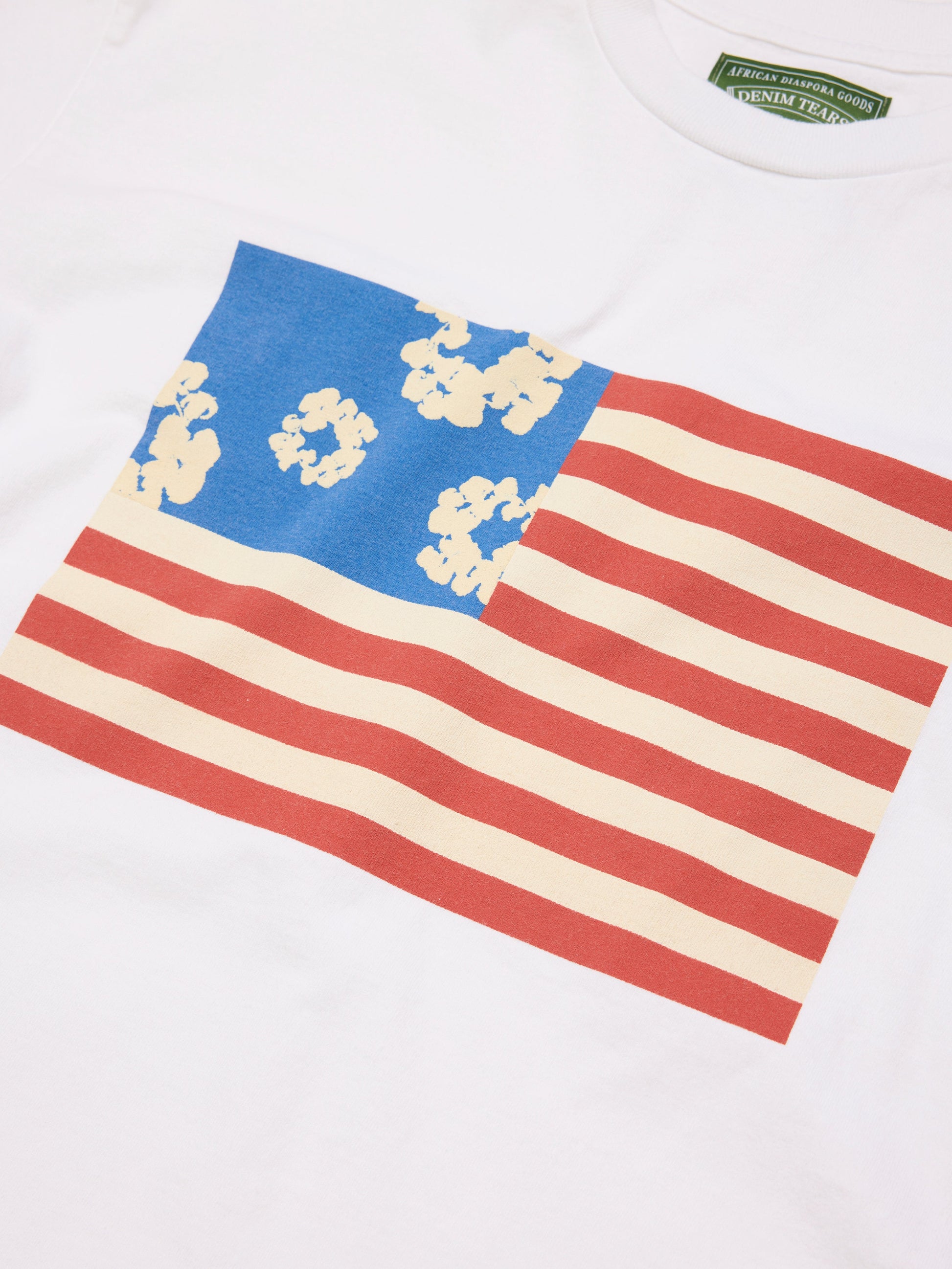 Wreath Flag Tee White – view 3